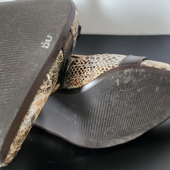 Women's Brown and Cream Heels - Picture 6 of 11